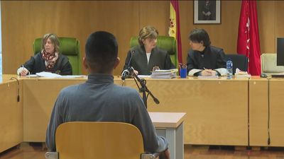 La Fiscalía pide ocho años de cárcel al acusado de pegar a un enfermero que le pidió llevar mascarilla