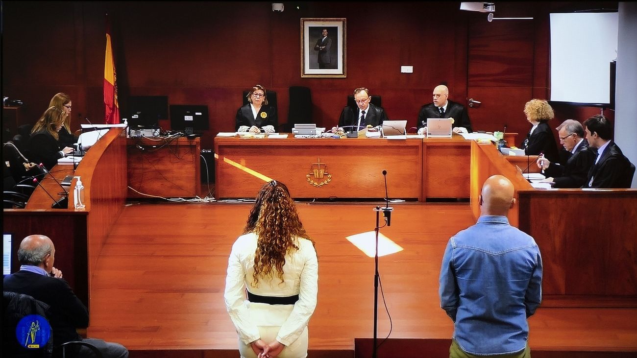 Los acusados del robo de vino en Atrio no reconocen  los hechos y se acogen al derecho a no declarar