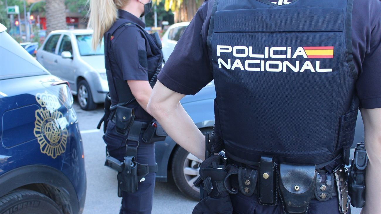 The police dismantle a plot of white slavery in Vizcaya and release 13 women