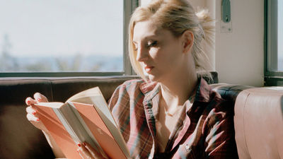 La falta de tiempo y las series de tv lastran los índices de lectura en España