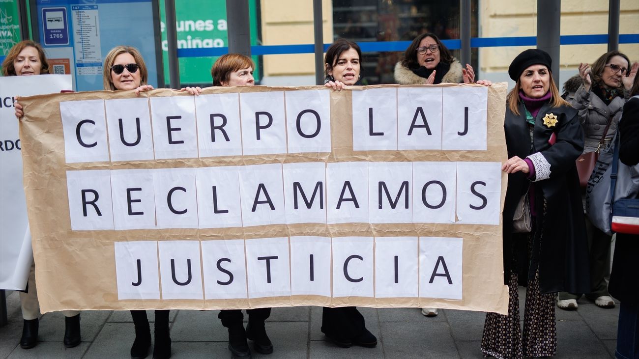 Continúa la huelga de letrados y el colapso en los juzgados