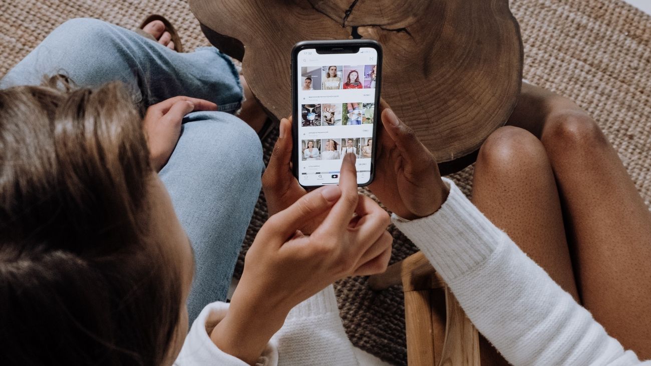 Reino Unido y Noruega prohíben usar filtros sin especificación en las redes sociales