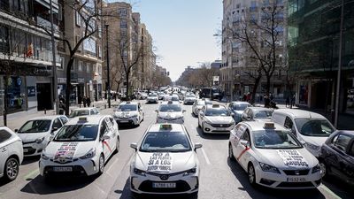 Los taxistas de Madrid se manifiestan contra el nuevo reglamento del sector