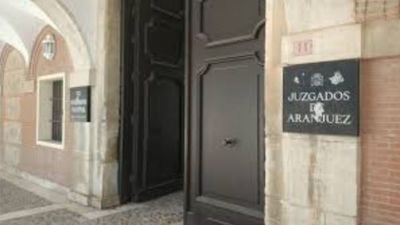 La Fiscalía pide 4 años de cárcel para la mujer que secuestró a sus tres hijos en Aranjuez