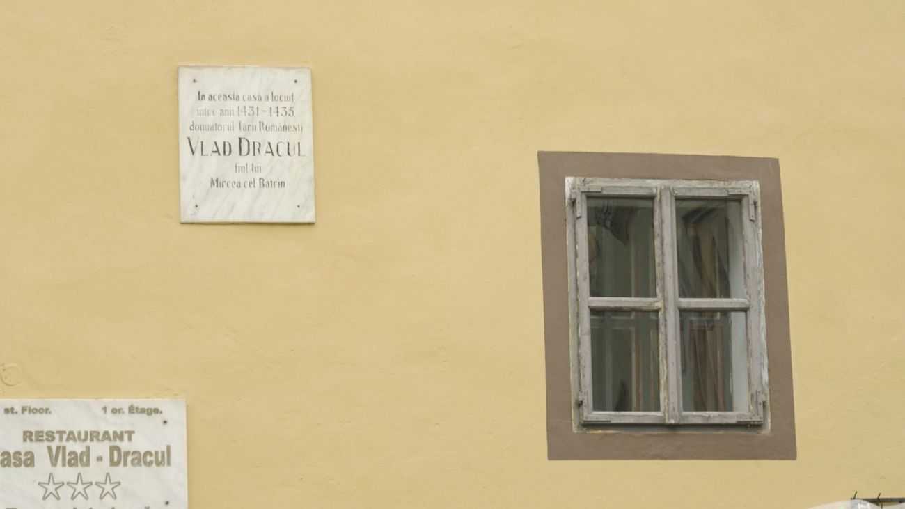 Visitamos la casa donde nació el príncipe en el que se inspiró el personaje de Drácula