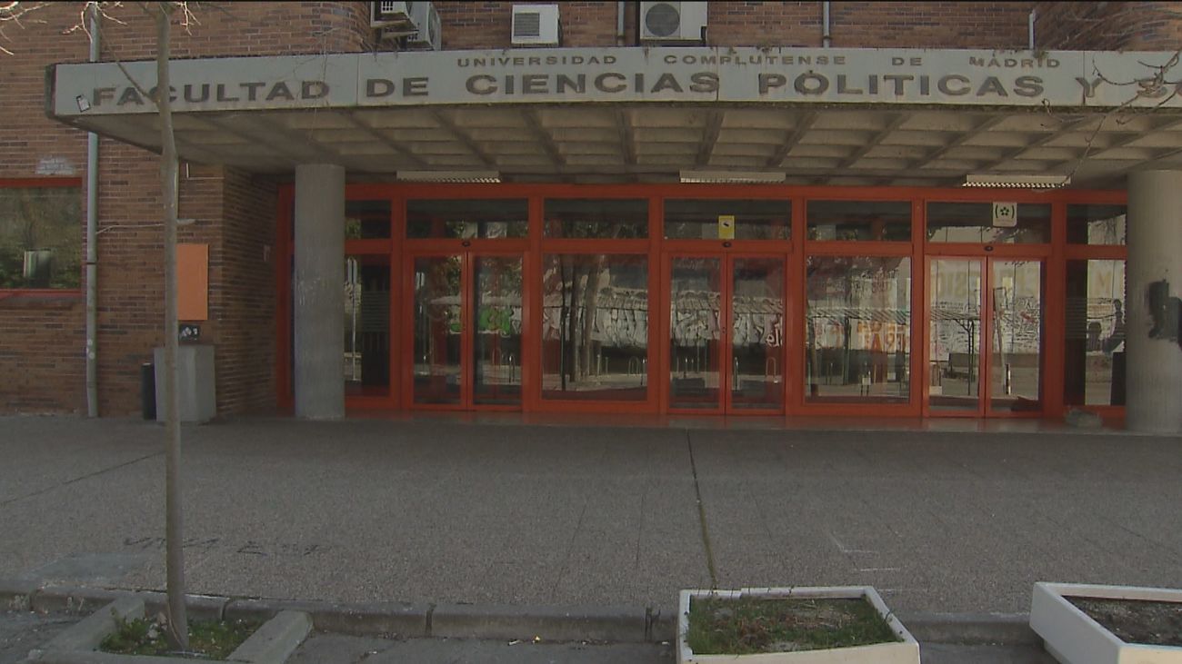 ¿Avería o censura? La facultad de Ciencias Políticas de Somosaguas suspende un acto en favor de las víctimas del terrorismo