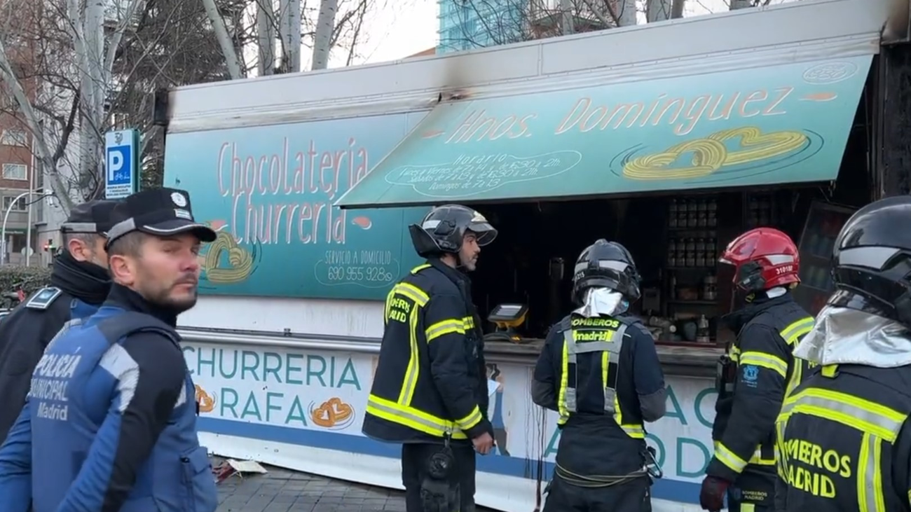 Herido muy grave el trabajador de un quiosco de churros incendiado en Moncloa