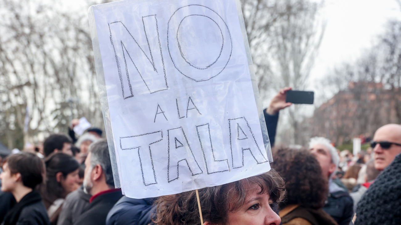 Carabante: El Gobierno central talará 300 árboles en Atocha y Aluche  y la izquierda se calla
