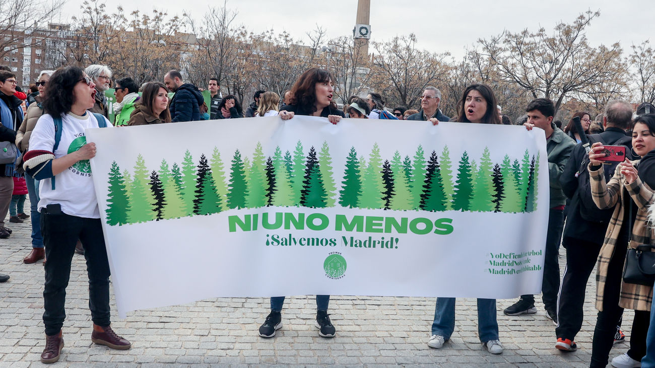 Protesta contra la tala de árboles en Madrid Río por las obras de Metro el pasado 11 de febrero