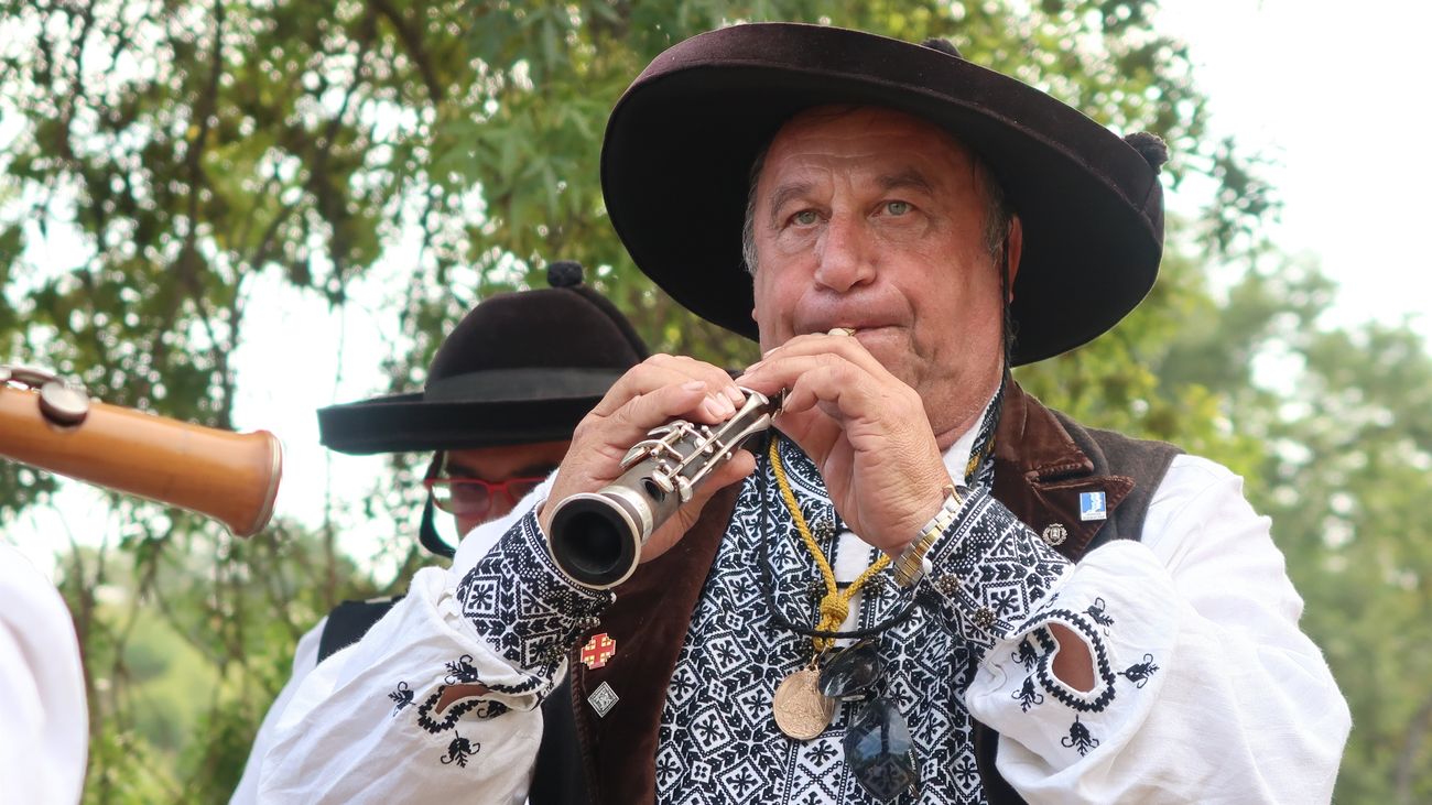 San Lorenzo de El Escorial celebra sus 30 años de tradición dulzainera