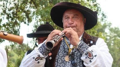 San Lorenzo de El Escorial celebra sus 30 años de tradición dulzainera
