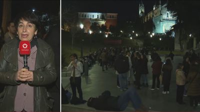 Largas colas en la primera 'Noche del Prado'