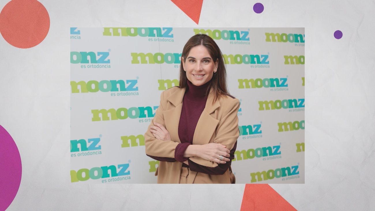 Lourdes Montes, madrina de un centro de ortodoncia infantil en Las Rozas