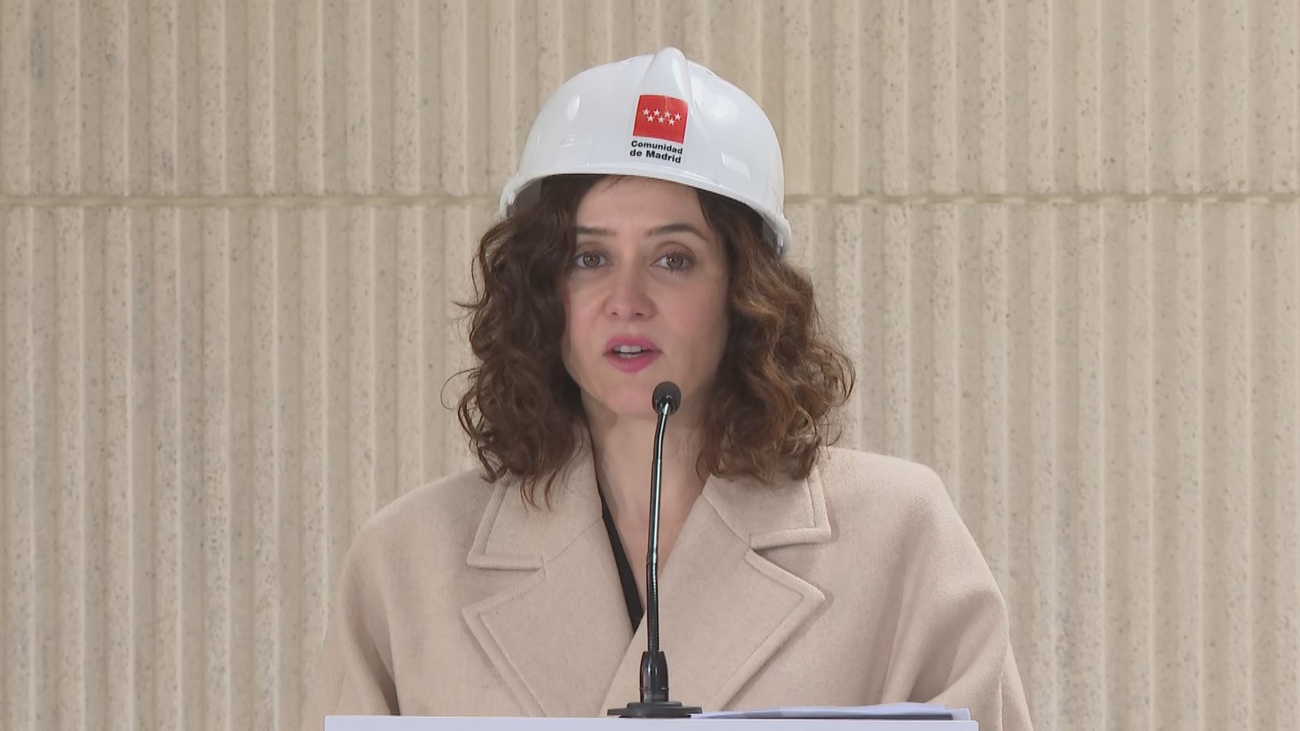 Ayuso ironiza con hacer paritario su gobierno cambiando el género de consejeros: "Enriqueta López"