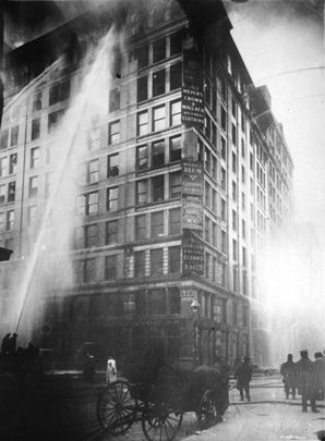 Incendio en la fábrica de camisas Triangle de Nueva York, 25 de maro 1911 / WIKIPEDIA
