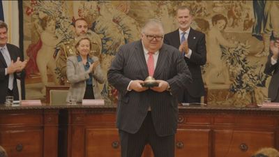 Felipe VI entrega al mexicano Carstens el Premio de Economía Rey de España