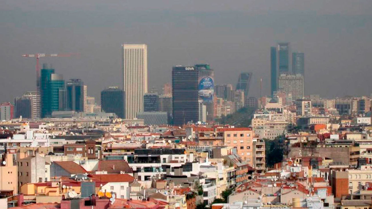 Imagen de Madrid en un episodio de contaminación atmosférica
