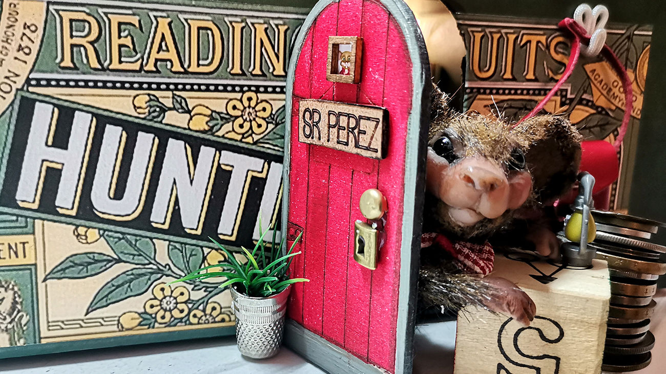 La exposición ‘La literatura imaginada’ recrea el mundo del libro y la literatura en miniatura