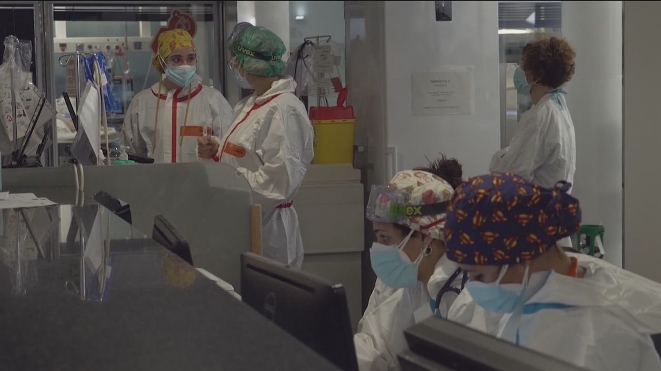 Un millar de médicos catalanes promueven atender sólo en catalán a los pacientes