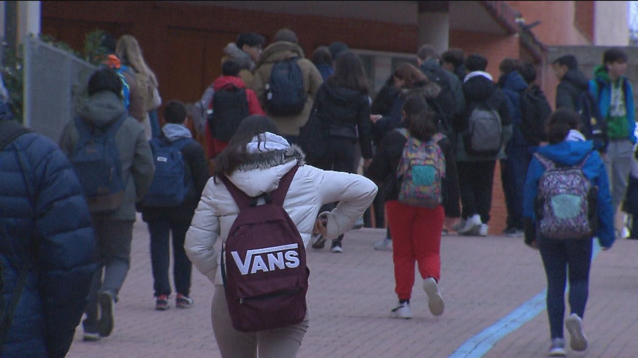 ¿Cómo prevenir que los jóvenes entren en una banda violenta? Expertos piden más políticas sociales