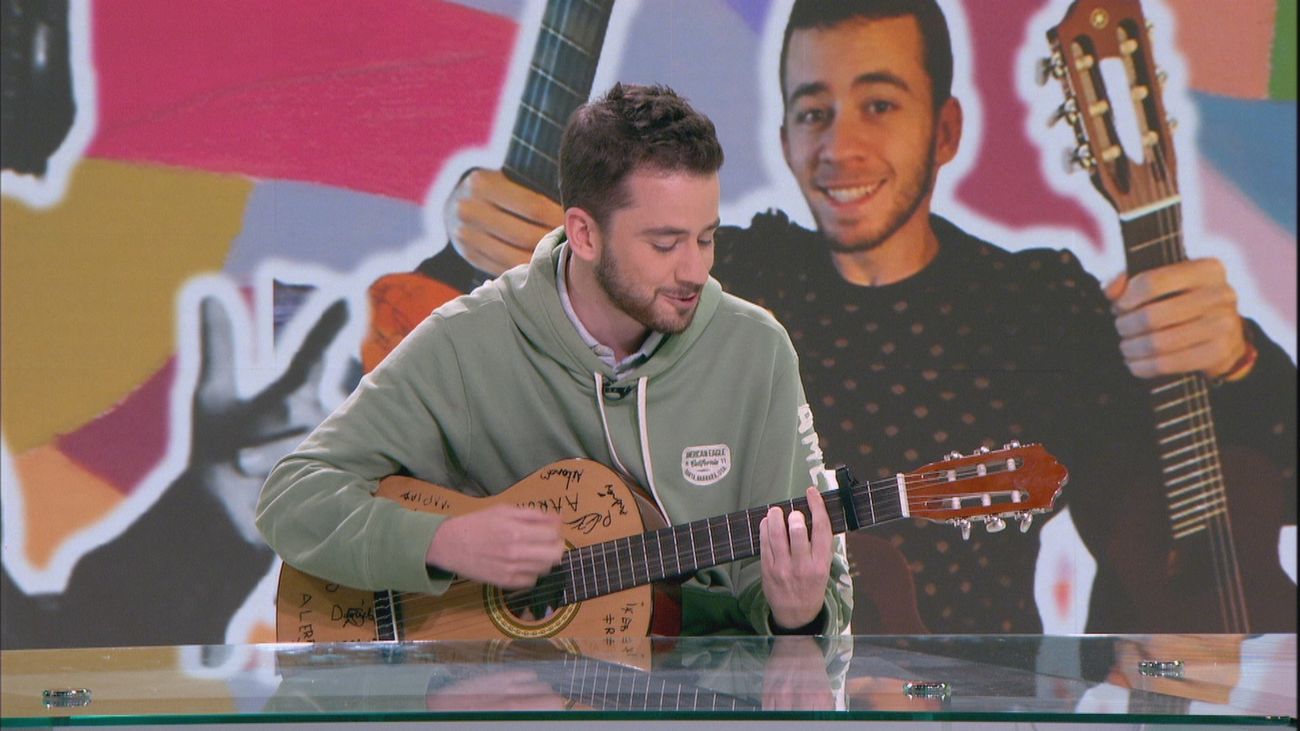 Aprendiendo historia con reggaeton: Así son las clases de Guillermo Duque