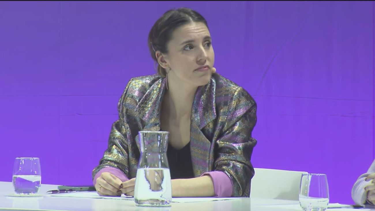 Bronca en el acto institucional de Igualdad con Irene Montero por la ...
