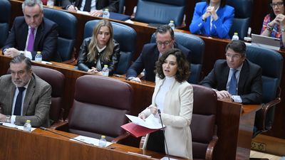 Ayuso define a Tamames como un "altamente peliagudo y polémico" por sus declaraciones sobre las personas con síndrome de Down