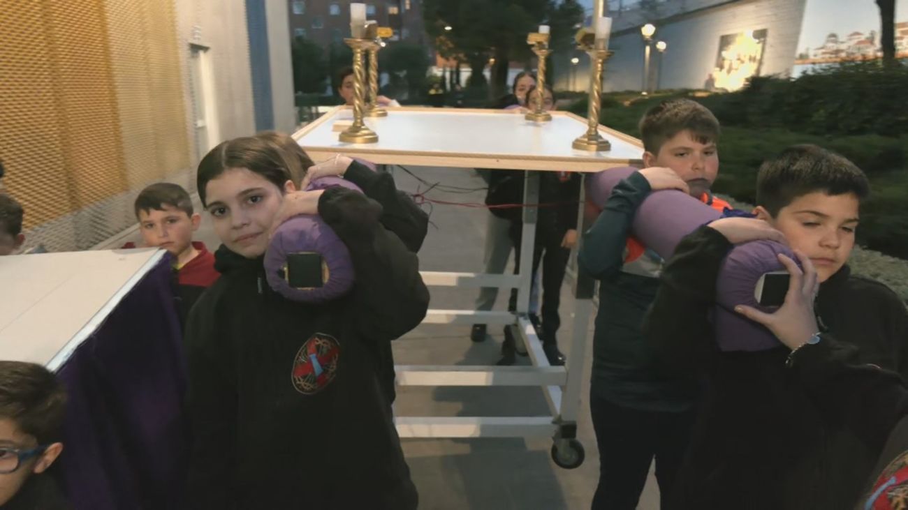 Los niños torrejoneros procesionarán un paso adaptado a su peso y tamaño en Semana Santa