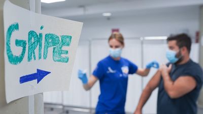 La alta incidencia de la gripe y la llegada de las alergias podrían complicar los cuadros en población vulnerable