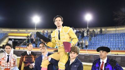 Juan del Álamo, con tres orejas en Villa del Prado, abre la primera puerta grande de la Copa Chenel (1ªparte)