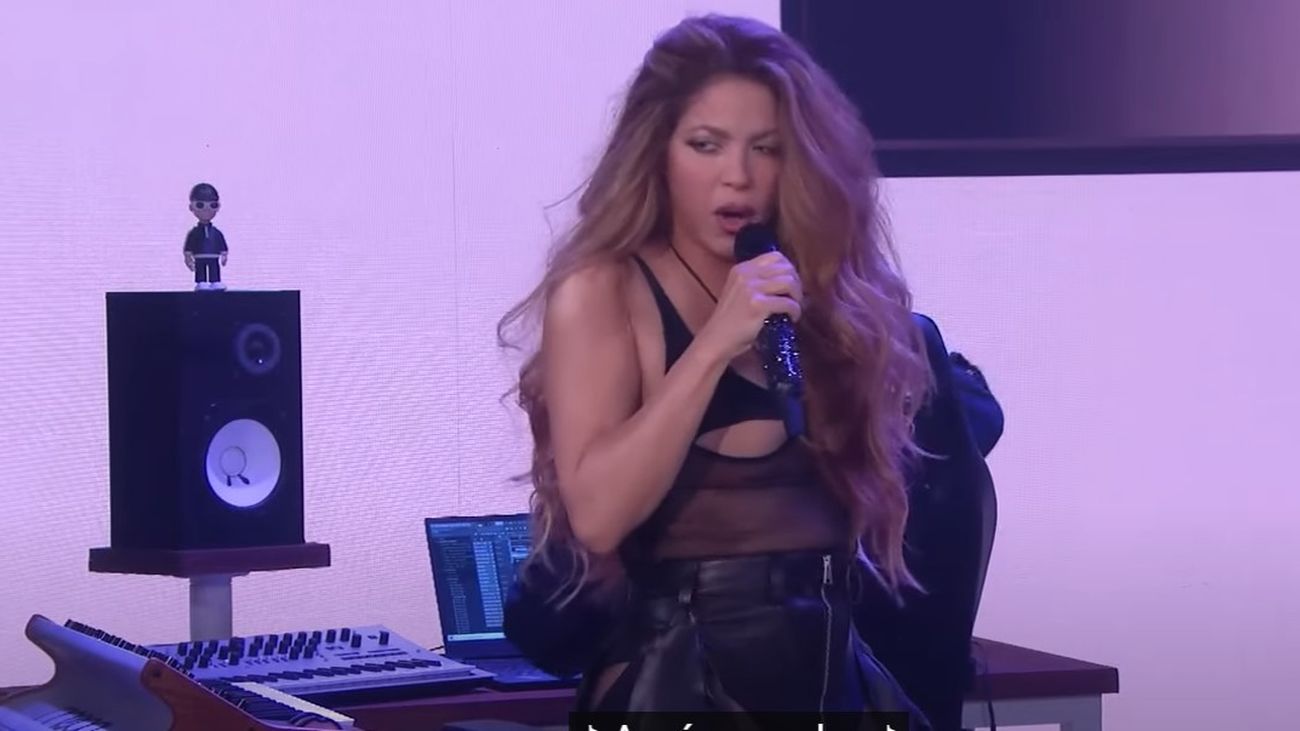 Actuaciónd e Shakira en el shown de Jimmy Fallon