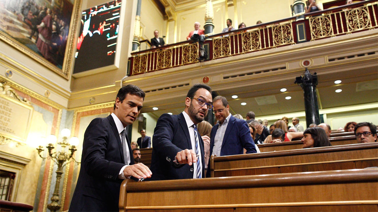 Tito Berni alardeaba ante los los empresarios de sus contactos con Moncloa con una foto con Antonio Hernando