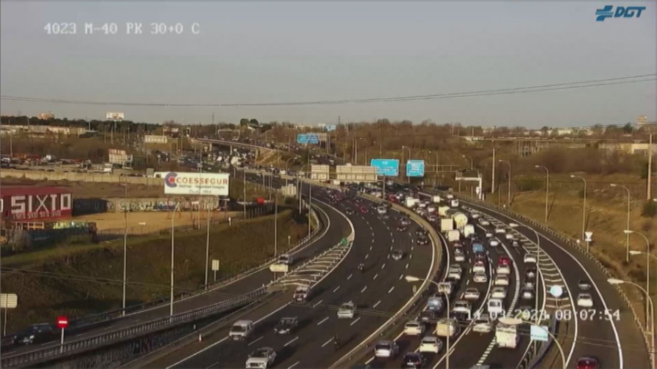 Un accidente provoca fuertes retenciones en la M-50 en dirección Madrid
