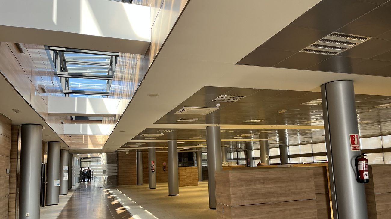 Interior de la sede de la Seguridad Social en Majadahonda, futura biblioteca municipal
