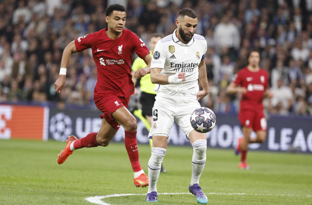 Benzema ante el Liverpool / EFE