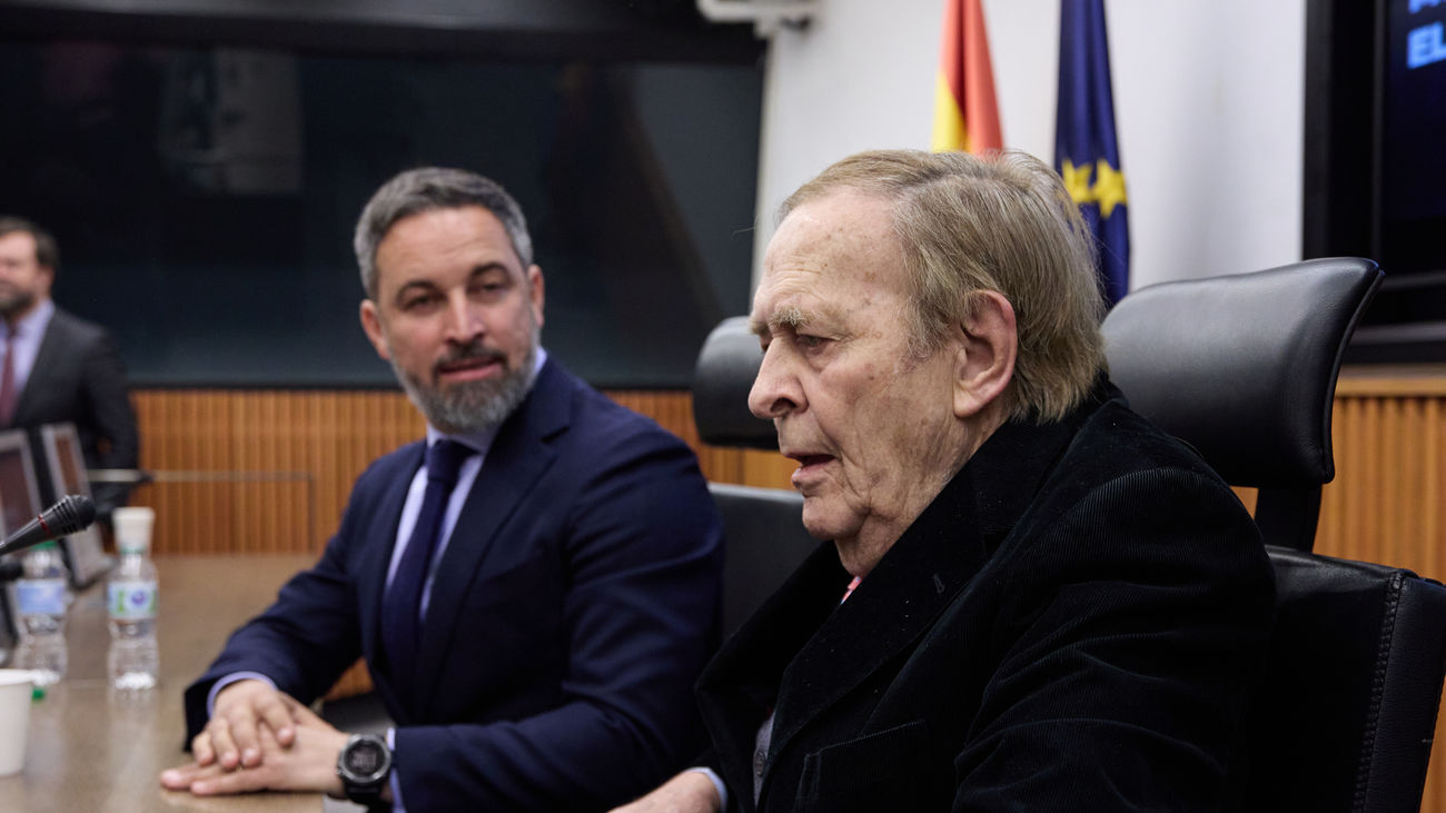 Abascal y Tamames asumen sus discrepancias pero comparten el  objetivo de echar a Sánchez