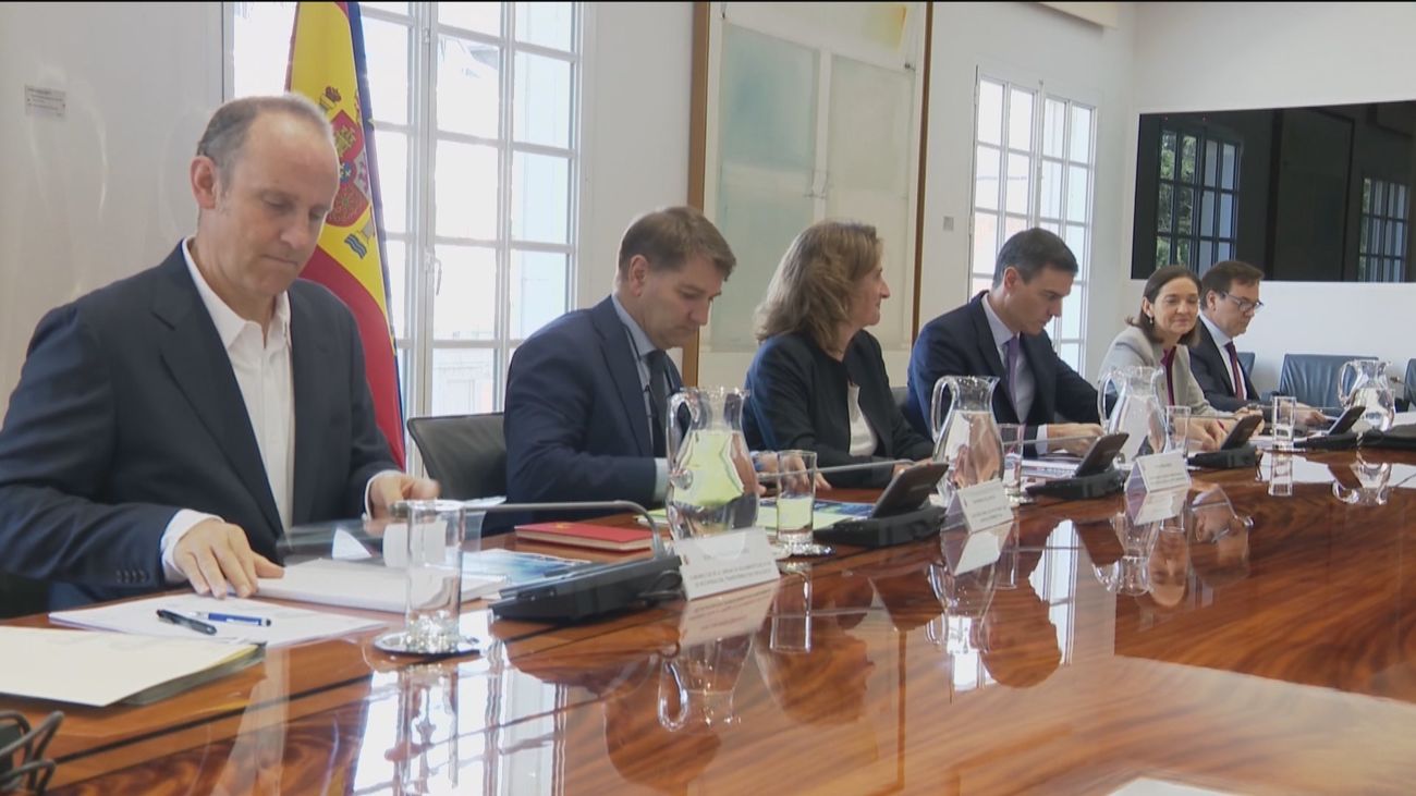 La industria del automóvil traslada a Sánchez su preocupación por la normativa de emisiones contaminantes