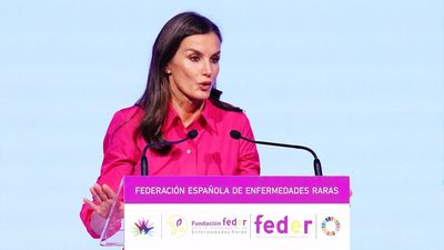 La reina insta a seguir avanzando en "atención integral" a enfermedades raras