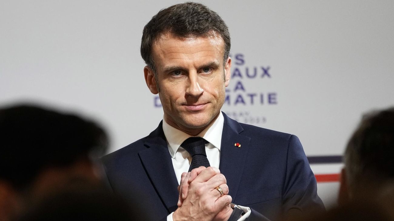 Macron aprueba por decreto su polémica reforma de las pensiones y abre una crisis en Francia