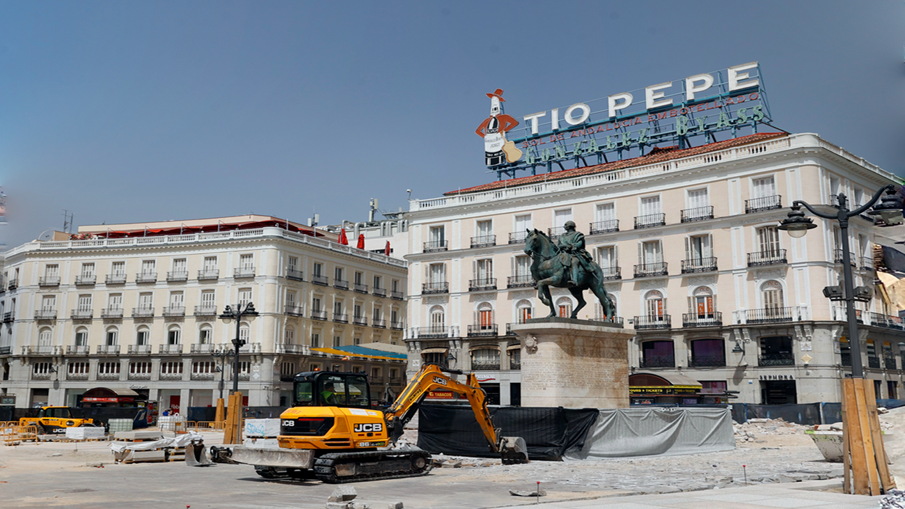 Carlos III se 'cambia de acera'