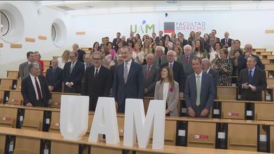 El rey regresa a la facultad de Derecho de la Autónoma