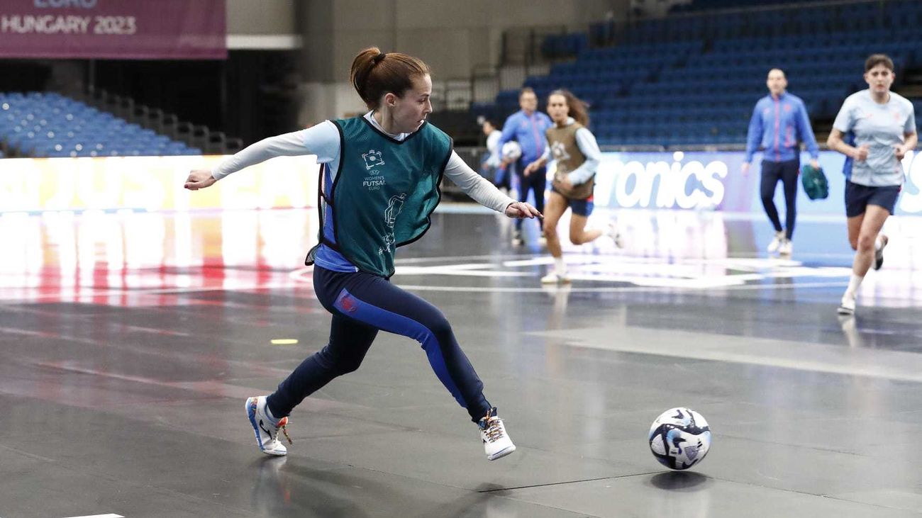 Peque: "Jugar 100 partidos con España es un orgullo"