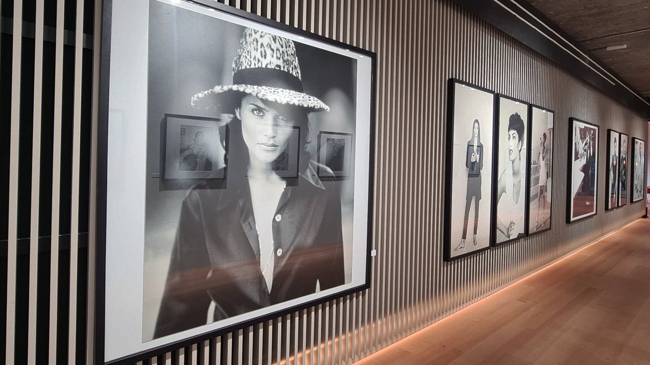 Llega '40+1', la exposición audiovisual de Roberto Verino, al Fernán Gómez