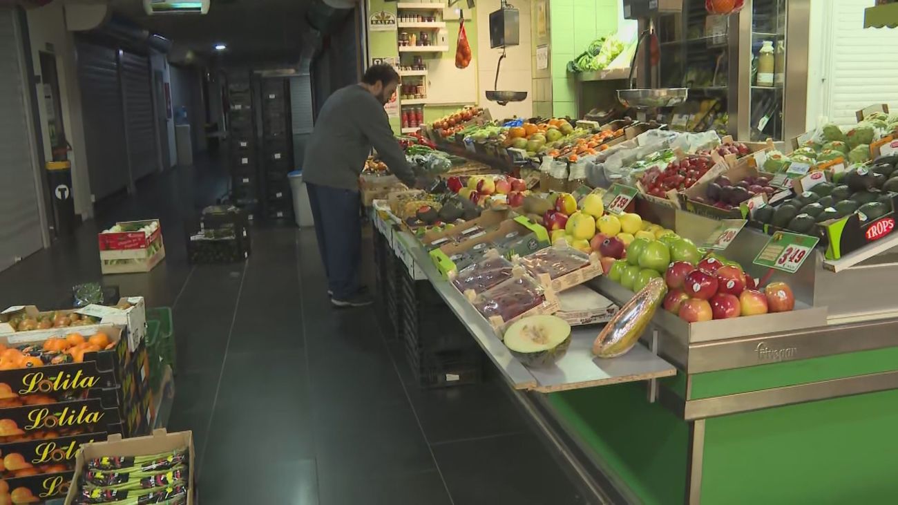 Continúa la lucha de los comerciantes del Mercado de Torrijos por mantener sus puestos