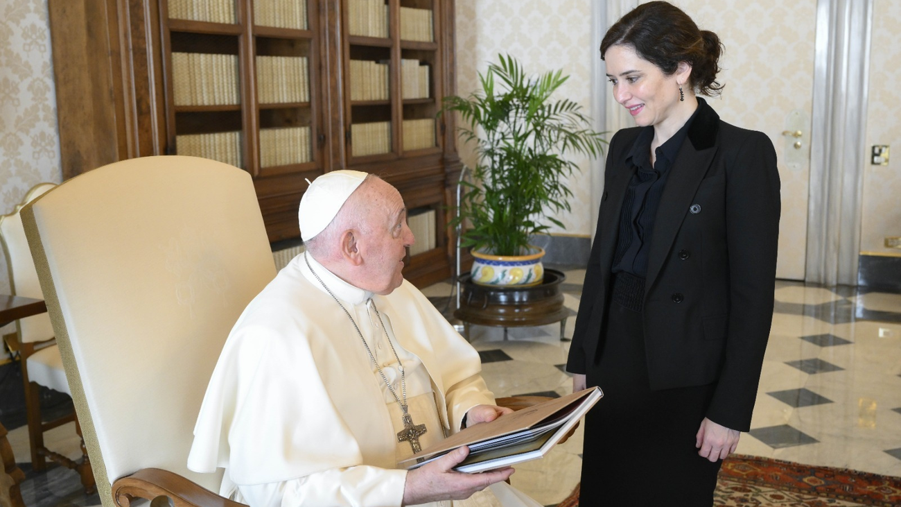Ayuso, Almeida y Mercedes González se reúnen en Roma con el Papa Francisco