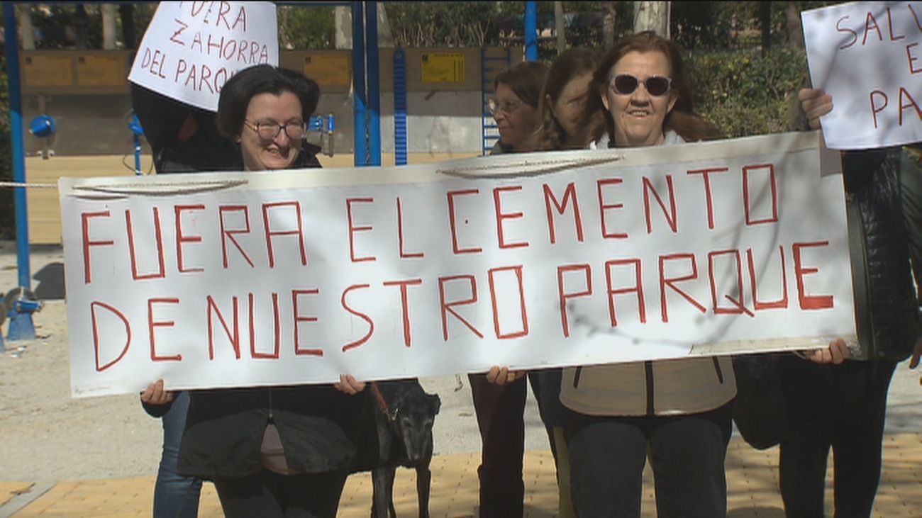 Protesta vecinal en el Parque de El Calero, barrio de La Concepción