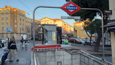 Herido grave un joven de 18 años apuñalado en el metro de Usera