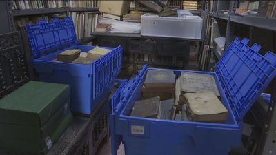 La librería Barbón, sus tesoros en riesgo por una inundación