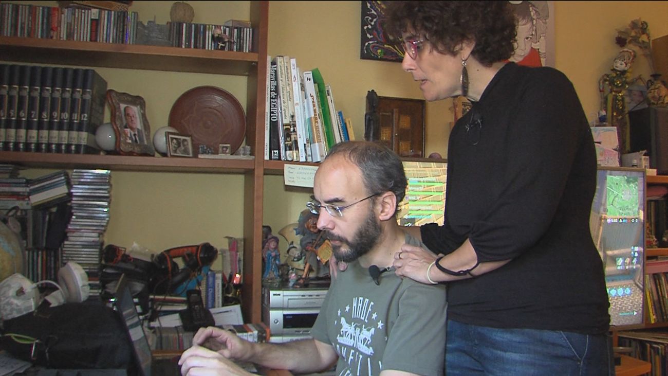 Los padres españoles, más adictos a la tecnología que sus hijos