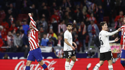 El Atlético sigue de dulce tras golear 3-0  a un inofensivo Valencia